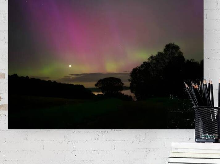 Aurora 2 by Earthshine Emporium